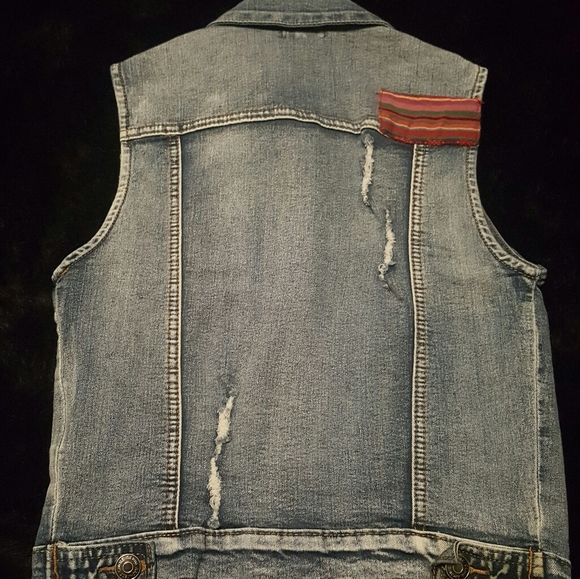 Stylin Jean Vest - Picture 2 of 7